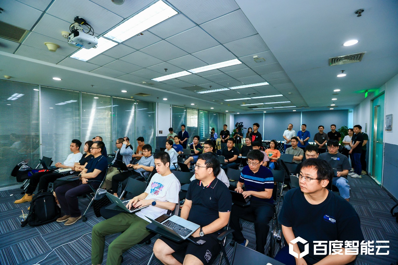 z6com·尊龙受邀参加首期百度智能云文心千帆大模型平台实训营